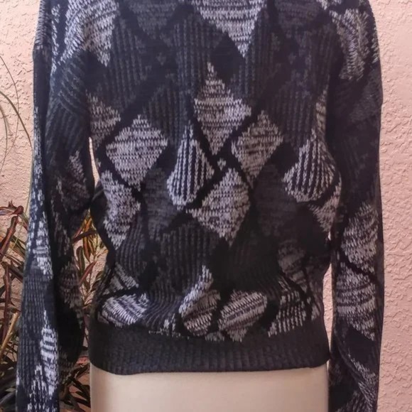 Vintage Sasson Women's Abstract Pattern Winter Sweater.  Sz S - Picture 11 of 14